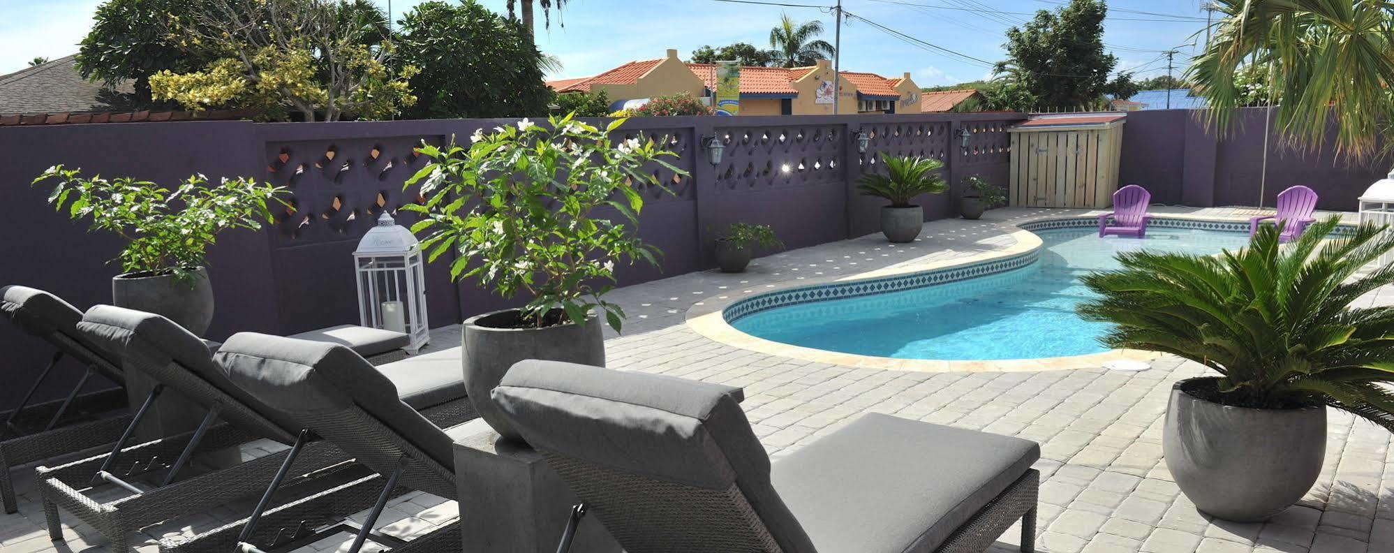 Cadushi Apartments Oranjestad Exterior photo